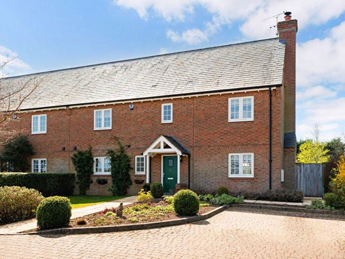 5 Bedroom Semi-Detached House For Sale In Beechwood View, Hemel Hempstead, HP2