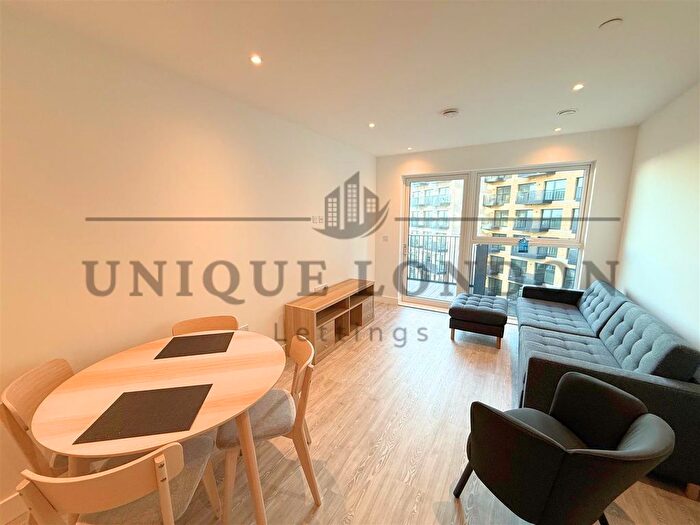 1 Bedroom Flat To Rent In Pavana Square, Brentford, TW8