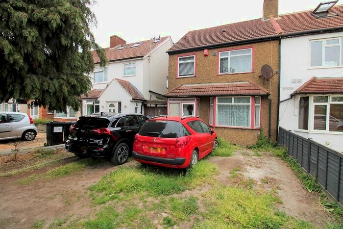3 Bedroom Semi-Detached House For Sale In Bath Road, Harmondsworth, West Drayton, UB7