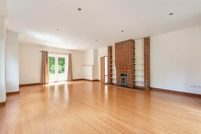 5 Bedroom Detached House To Rent In Penwith Drive, Haslemere, GU27