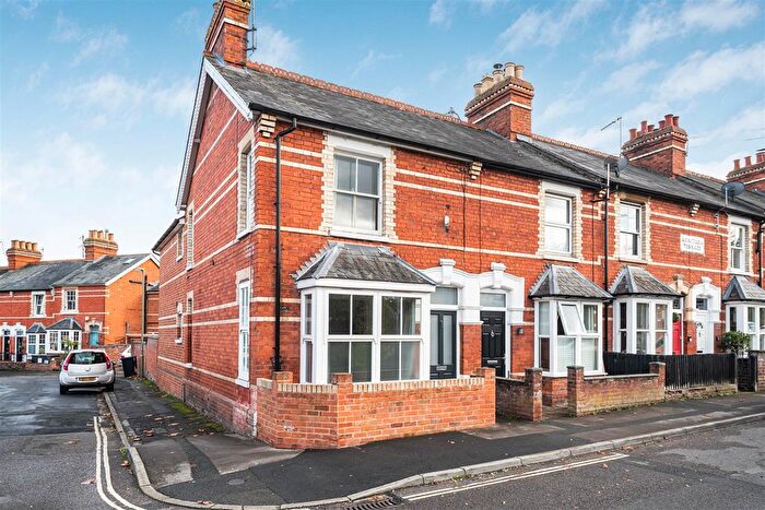 4 Bedroom End Of Terrace House For Sale In Harpsden Road, Henley-On-Thames, RG9