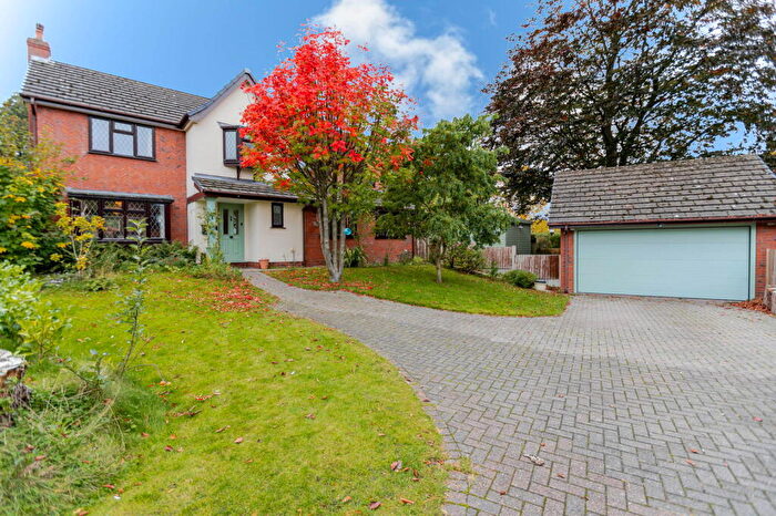 5 Bedroom Detached House For Sale In Yew Tree Court, Alsager, ST7