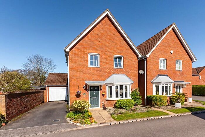 3 Bedroom Detached House For Sale In The Burnhams, Aston Clinton, HP22