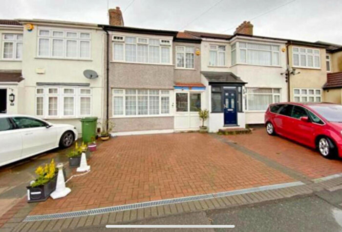 3 Bedroom Terraced House To Rent In Chestnut Avenue, Hornchurch, Essex, RM12