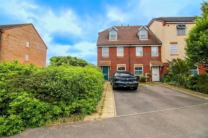 3 Bedroom Semi-Detached House To Rent In East Shore Way, Portsmouth, PO3