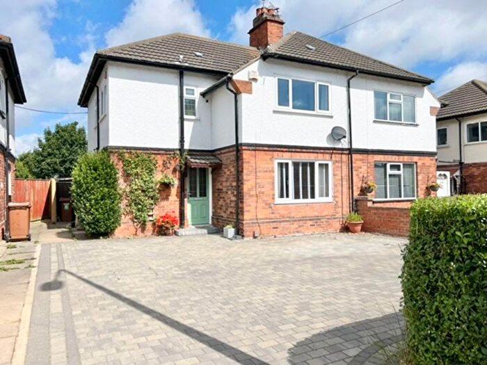 3 Bedroom Semi-Detached House For Sale In Bentley Street, Cleethorpes, DN35