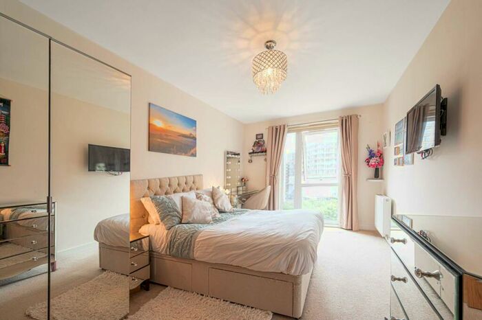 1 Bedroom Flat To Rent In Chronicle Avenue, Colindale, London, NW9