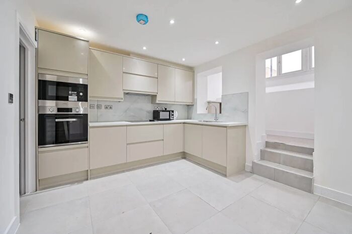 4 Bedroom Flat To Rent In Old Kent Road, London, SE1