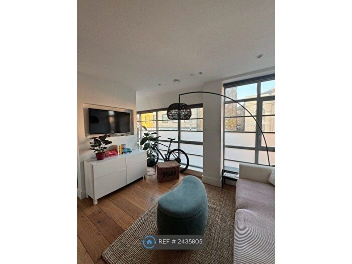 Studio To Rent In Highshore Road, London, SE15