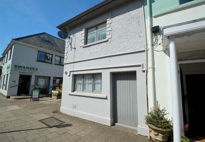 2 Bedroom End Of Terrace House To Rent In High Street, Cowbridge, Vale Of Glamorgan, CF71