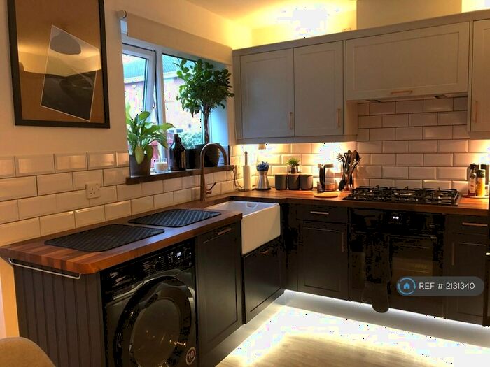 2 Bedroom Semi-Detached House To Rent In Stonelea Court, Meanwood, Leeds, LS7