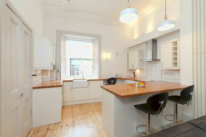 2 Bedroom Flat To Rent In Canning Street Lane, Edinburgh, EH3