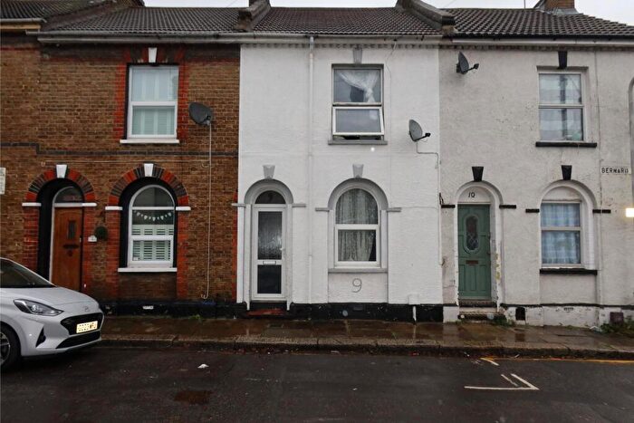 2 Bedroom Terraced House To Rent In Bernard Street, Gravesend, Kent, DA12