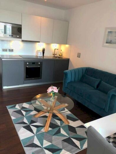 Studio To Rent In Maine Tower, Harbour Way, London, E14