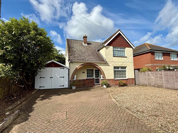 3 Bedroom Detached House For Sale In Nodes Road, Northwood, PO31