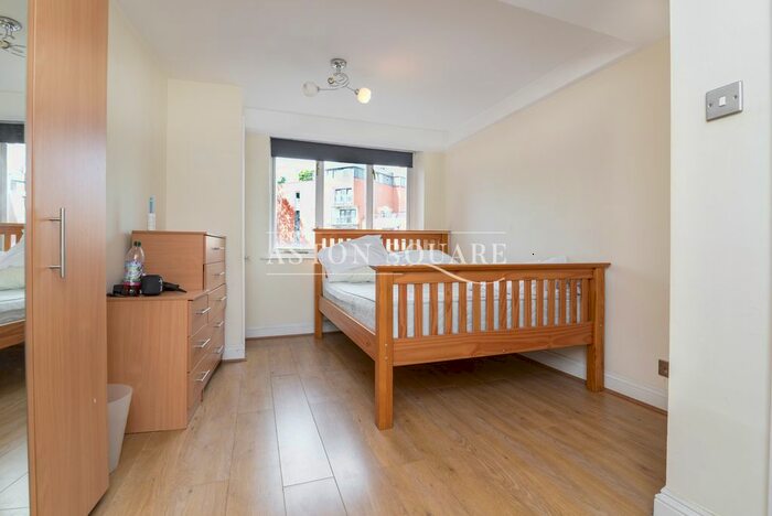 2 Bedroom Flat To Rent In Charterhouse Buildings, London, EC1M