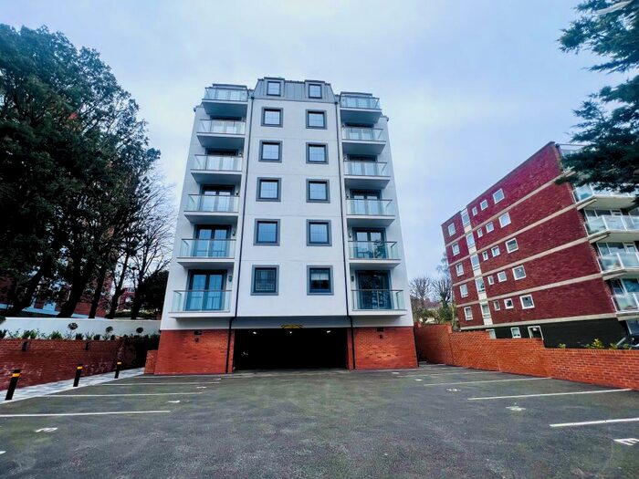 2 Bedroom Apartment To Rent In Upperton Road, Eastbourne, BN21