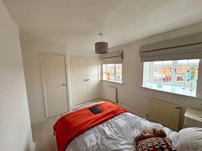 3 Bedroom Detached House For Sale In Willingham Gardens, Sothall, Sheffield, South Yorkshire, S20