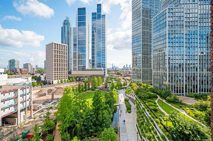 2 Bedroom Flat To Rent In The Modern, Embassy Gardens, London, SW11