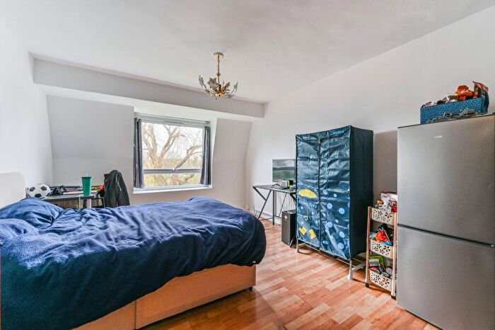 2 Bedroom Flat For Sale In Howard Road, , South Norwood, London, SE25