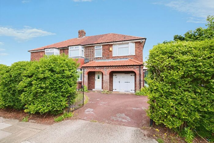 4 Bedroom Semi Detached House For Sale In Askham Lane, York, North Yorkshire, YO24
