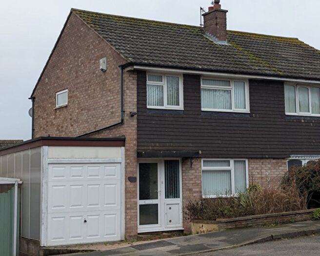 3 Bedroom Semi-Detached House For Sale In Prestbury Road, Loughborough, LE11