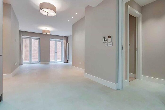 3 Bedroom Apartment To Rent In Fitzjohns Avenue, Hampstead, NW3