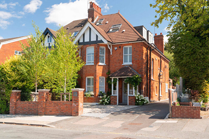 5 Bedroom Semi-Detached House For Sale In Flower Lane, Mill Hill, London, NW7