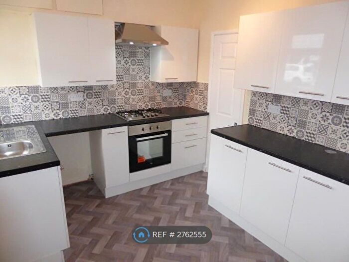 4 Bedroom Terraced House To Rent In Nowell Avenue, Leeds, LS9