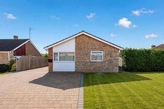 4 Bedroom Detached Bungalow For Sale In Sulthorpe Road, Ketton, Stamford, PE9