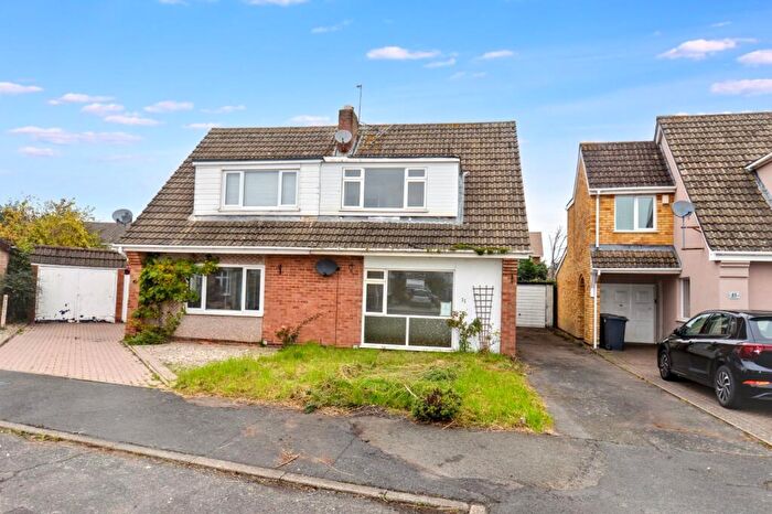 3 Bedroom Semi Detached House For Sale In Thames Close, Bulkington, Bedworth, Nuneaton And Bedworth, Warwickshire, CV12