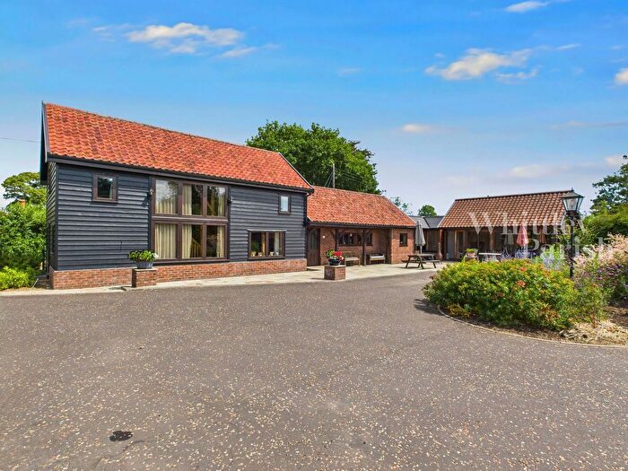 2 Bedroom Barn Conversion For Sale In Wingfield Road, Syleham, IP21