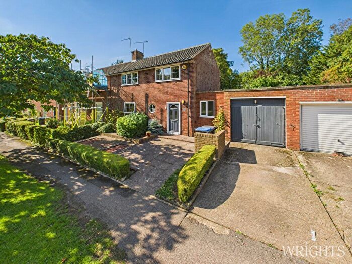 3 Bedroom Semi-Detached House For Sale In Chequers, Welwyn Garden City, AL7