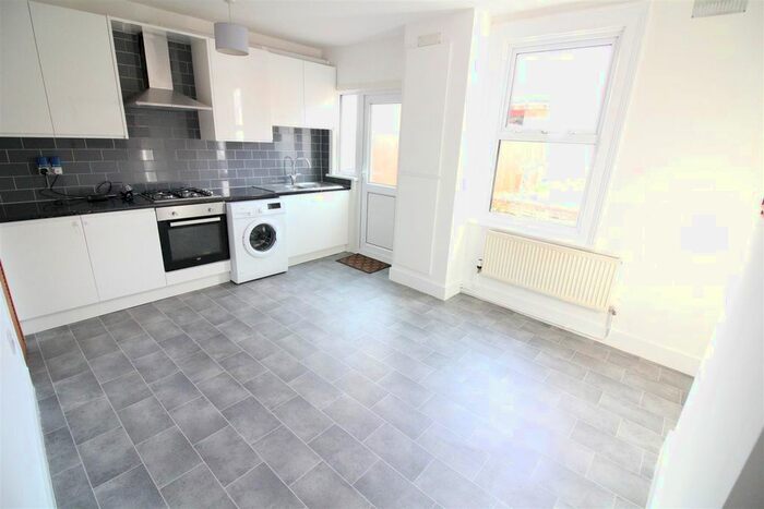 2 Bedroom Property To Rent In Cromwell Road, Hayes, UB3