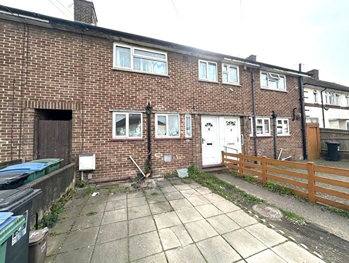 3 Bedroom Terraced House For Sale In Clarke Way, Garston, Watford, WD25