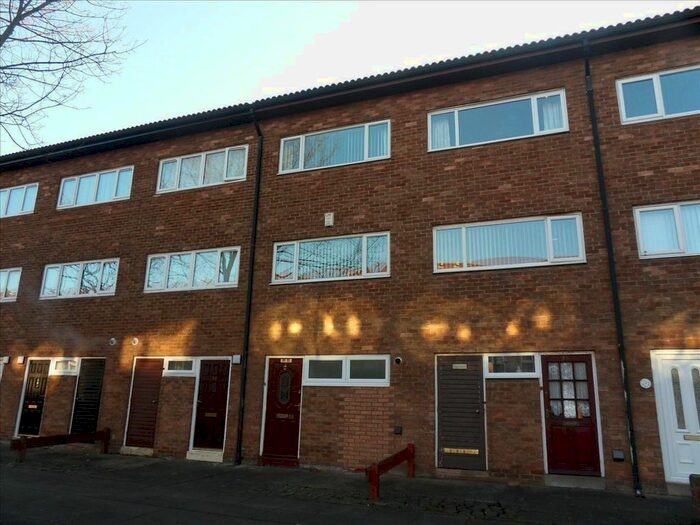 3 Bedroom Town House To Rent In Grafton Close, Heaton, Newcastle Upon Tyne, NE6