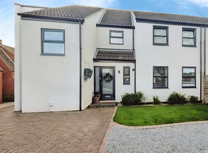 4 Bedroom Semi-Detached House For Sale In Horrox Court, Keyingham, Hull, HU12