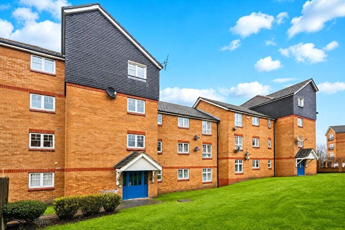 2 Bedroom Flat For Sale In Greenhaven Drive, London, SE28