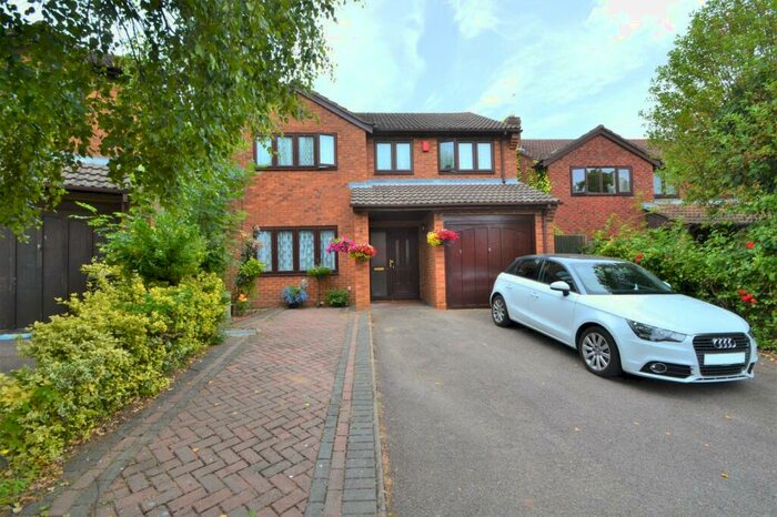 4 Bedroom Detached House To Rent In Valley Park, SO53