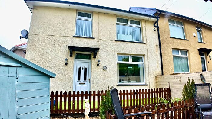 3 Bedroom Semi-Detached House For Sale In Bryncoed Terrace, Penpedairheol, CF82