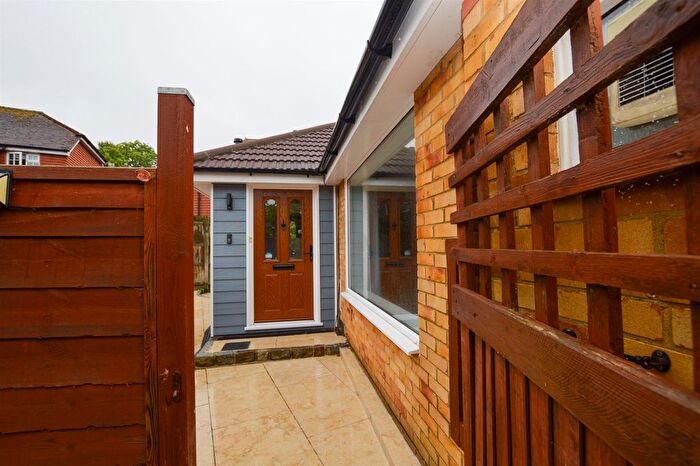 2 Bedroom Detached House To Rent In Spring Close, Eastbourne, BN20