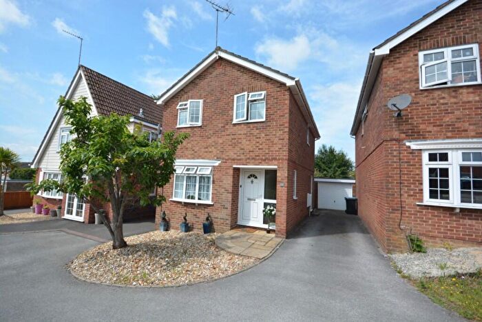 3 Bedroom Detached House For Sale In Hawkchurch Gardens, West Canford Heath, Poole, Dorset, BH17