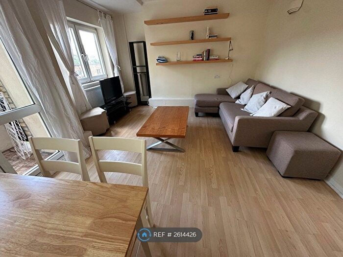 4 Bedroom Flat To Rent In Grimthorpe House, London, EC1V