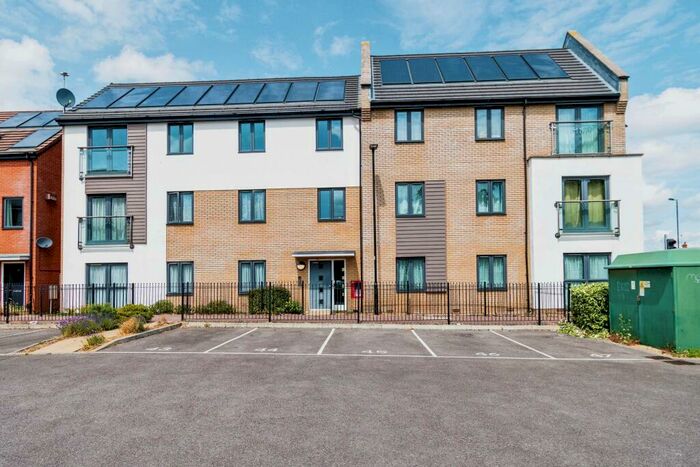 2 Bedroom Flat To Rent In Mercator Close, SO16
