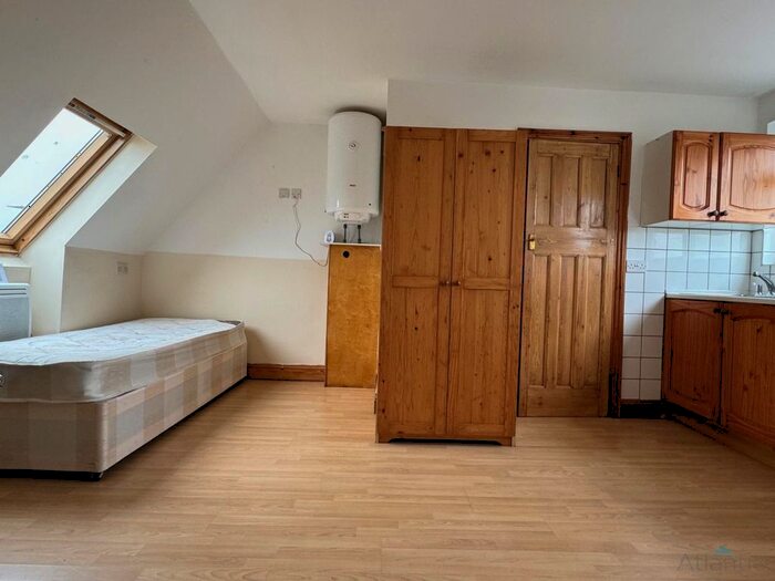 Studio To Rent In Hertford Road, Ponders End, N9