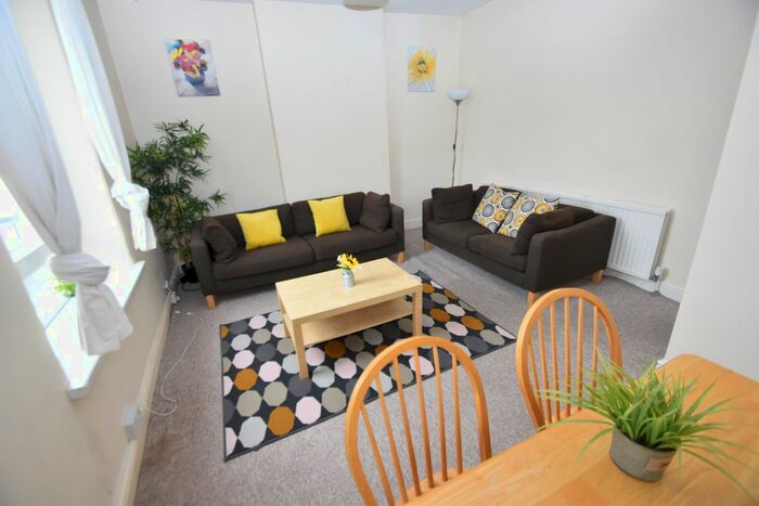 3 Bedroom Flat To Rent In Fanny Street, Cathays, Cardiff, CF24