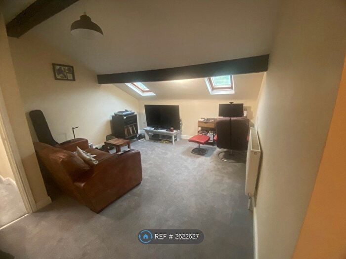2 Bedroom Flat To Rent In Town Hall Street, Halifax, HX6