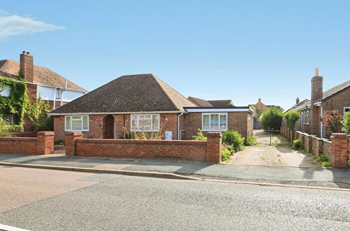 4 Bedroom Detached Bungalow For Sale In Station Road, Warboys, Huntingdon, PE28