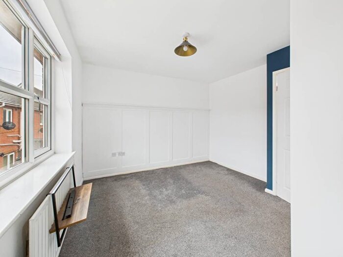 2 Bedroom Terraced House For Sale In Briarwood Close, Hull, HU7