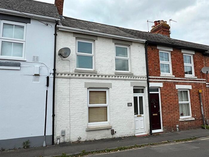 2 Bedroom Terraced House To Rent In High Street, Didcot, OX11